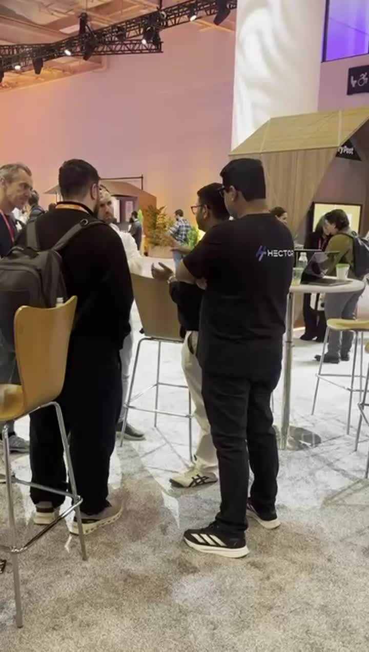 Hector Ai team in conversation with attendees at Amazon Accelerate 2026